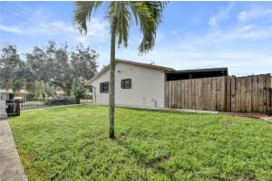7400 Raleigh St, Hollywood, FL 33024 - MLS#F10525030
