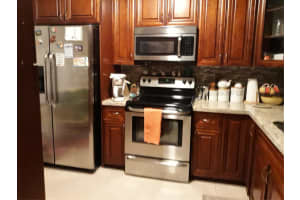 MLS# F10525042, Plantation, Florida 33324