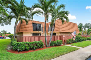 2906 Waterford Dr, Deerfield Beach, FL 33442 - MLS#F10525077