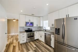 527 S 13th Ct, Lantana, FL 33462 Sold 12/03/25