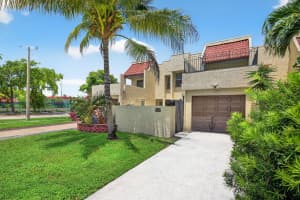 5717 NW 17th Ct 2, Lauderhill, FL 33313 - MLS#F10525186