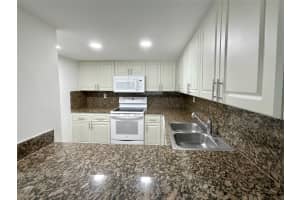17350 NW 68th Ave 300-301, Hialeah, FL 33015 - MLS#F10525189