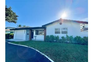 230 SE 3rd Ave, Pompano Beach, FL 33060 - MLS#F10525193