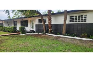 14715 N Spur Dr, Miami