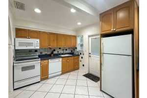 1613 NW 4th Ave, Fort Lauderdale, FL 33311 - MLS#F10525245
