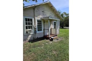 421 N 10th St, Fort Pierce, FL 34950 - MLS#F10525253