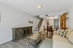 6131 SW 42nd Ct, Davie, FL 33314 - MLS#F10525298