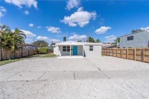 337 SW 21st St 1, Fort Lauderdale, FL 33315 - MLS#F10525309