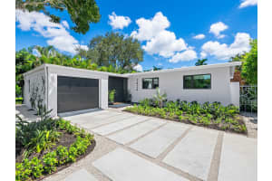 2424 NW 8th Ave, Wilton Manors, FL 33311 - MLS#F10525315