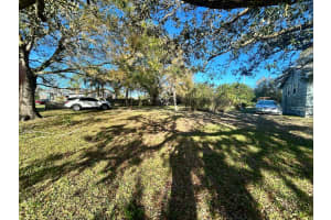 8922 102nd Ave, Vero Beach, FL 32967 - MLS#F10525361