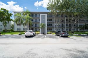 300 Sw 134th Way 402e, Pembroke Pines