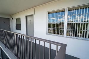 300 SW 134th Way 402E, Pembroke Pines, FL 33027 - MLS#F10525372