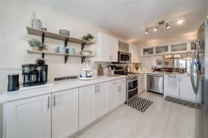 2560 NW 103rd Ave 406, Sunrise, FL 33322 - MLS#F10525387