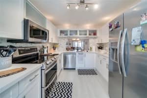 2560 NW 103rd Ave 406, Sunrise, FL 33322 - MLS#F10525387