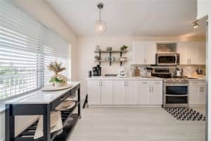 2560 NW 103rd Ave 406, Sunrise, FL 33322 - MLS#F10525387