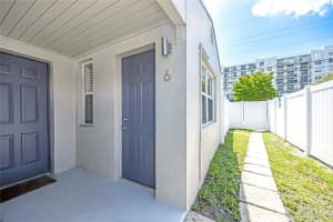 412 SE 16th St 6, Fort Lauderdale, FL 33316 - MLS#F10525428