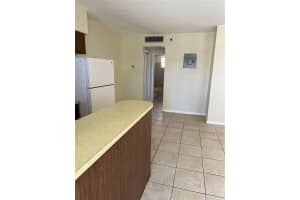 615 NE 8th St 4, Hallandale Beach, FL 33009 - MLS#F10525434