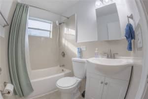 210 NE 40th St, Oakland Park, FL 33334 - MLS#F10525447