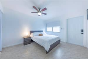210 NE 40th St, Oakland Park, FL 33334 - MLS#F10525447