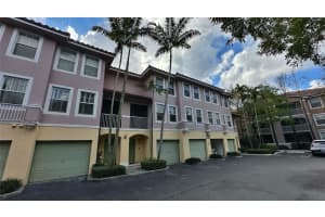 6704 W Sample Rd 6704, Coral Springs