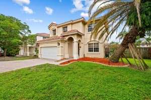 2010 NW 99th Ave, Pembroke Pines, FL 33024 - MLS#F10525517