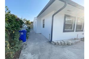 324 SW 22nd St B, Fort Lauderdale, FL 33315 - MLS#F10525522