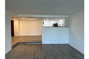 3740 Inverrary Dr 1r, Lauderhill, FL 33319 Sold 12/15/25