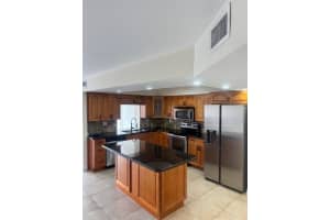 800 Parkview Drive, Hallandale Beach, FL 33009 - MLS#F10525605