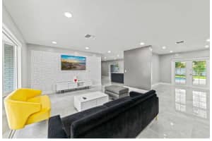 4811 Hayes Street, Hollywood, FL 33021 - MLS#F10525609