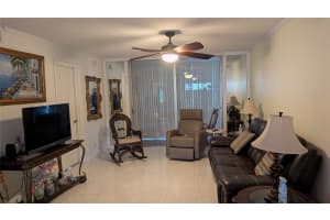 9300 N Hollybrook Lake Dr 106, Pembroke Pines, FL 33025 - MLS#F10525654