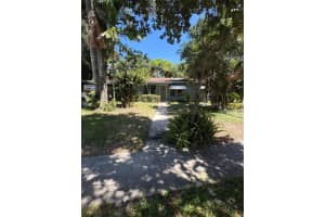 660 Fairway Dr, Plantation, FL 33317 - MLS#F10525775