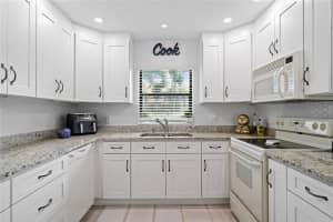 21 Meadows Drive, Boynton Beach