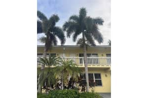 2120 NE 42nd Ct 6, Lighthouse Point, FL 33064 - MLS#F10525826