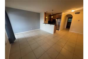 2120 NE 42nd Ct 6, Lighthouse Point, FL 33064 - MLS#F10525826