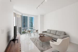 851 NE 1st Ave 2005, Miami, FL 33132 - MLS#F10525836