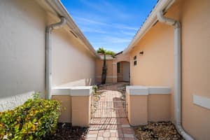 681 172nd Terrace, Pembroke Pines, FL 33029 - MLS#F10525840