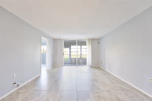 7991 N Sunrise Lakes Dr N 109, Sunrise, FL 33322 Sold 10/01/25