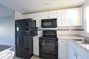 7991 N Sunrise Lakes Dr N 109, Sunrise, FL 33322 Sold 10/01/25