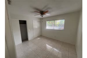574 NE 35th St 2, Oakland Park, FL 33334 - MLS#F10525985
