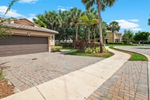 816 W Village Cir, Davie, FL 33325 - MLS#F10526000