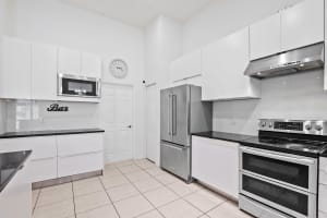 816 W Village Cir, Davie, FL 33325 - MLS#F10526000