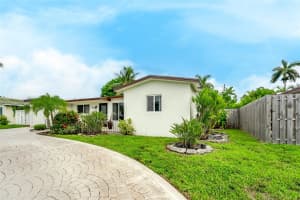 919 SE 17th St, Deerfield Beach, FL 33441 - MLS#F10526003