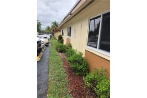 1790 NW 52nd Ave, Lauderhill, FL 33313 - MLS#F10526063