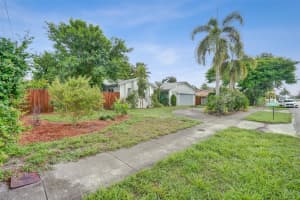 5261 SW 23rd St, West Park, FL 33023 - MLS#F10526080