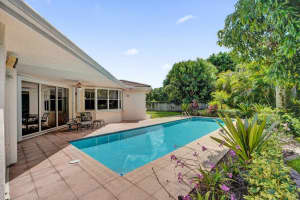 8128 SW 172nd Ter, Palmetto Bay, FL 33157 Sold 11/03/25