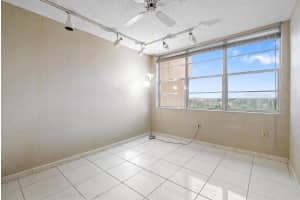 1200 Saint Charles Pl PH7, Pembroke Pines, FL 33026 - MLS#F10526197