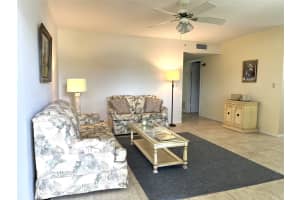 68 Royal Oak Ct 106, Vero Beach, FL 32962 - MLS#F10526234