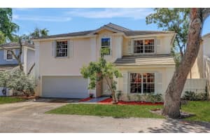 9963 NW 2nd Ct, Plantation, FL 33324 Sold 12/29/25