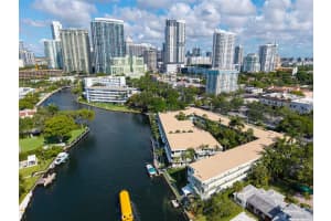 1000 SE 4th St 117 & 118, Fort Lauderdale, FL 33301 - MLS#F10526248