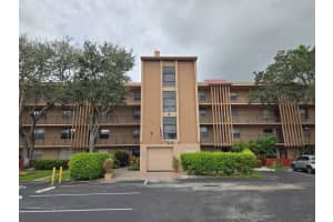 7300 Lake Circle Dr 401, Margate, FL 33063 - MLS#F10526337